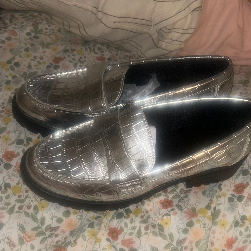 Old Navy Silver Croc-Embossed Loafers